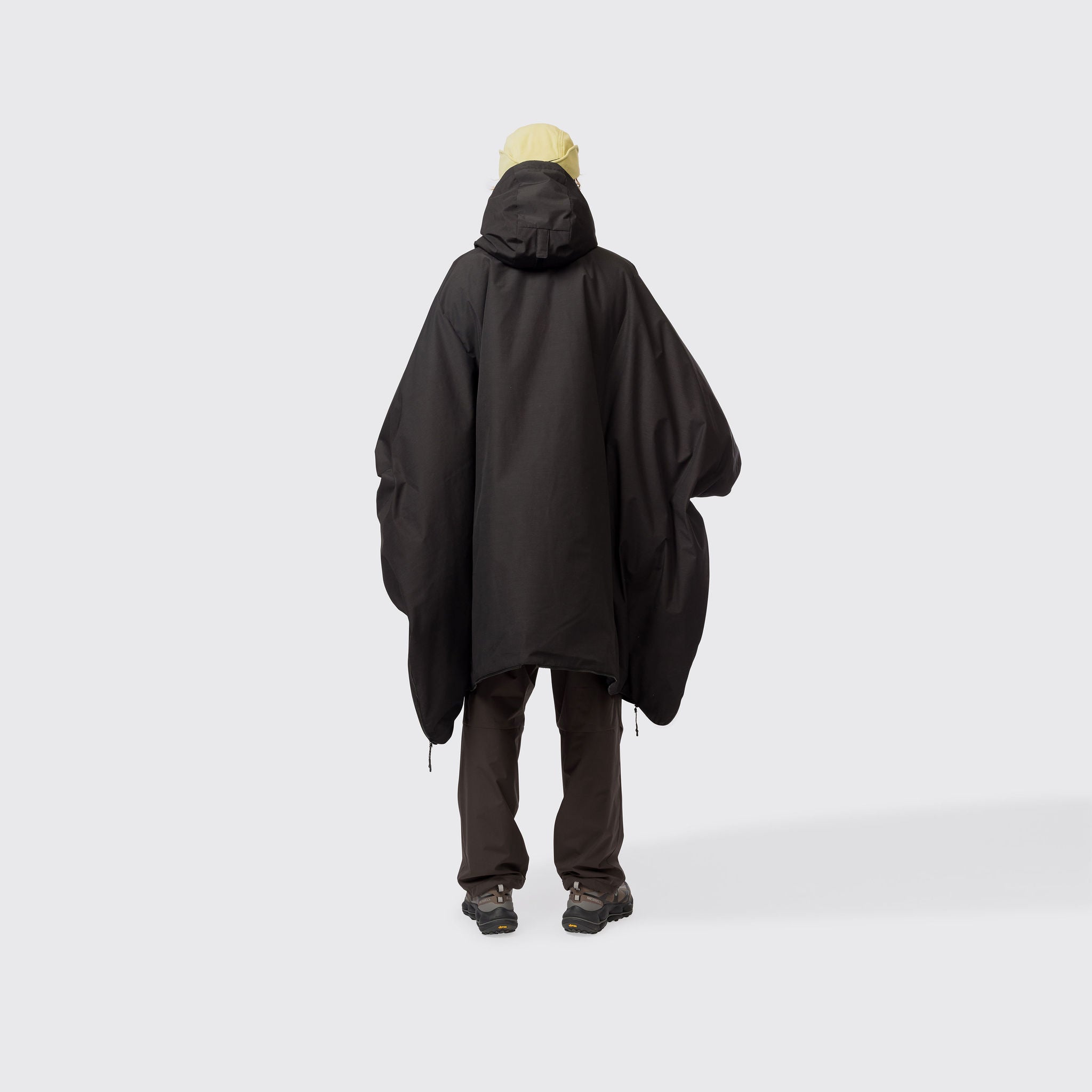 FR 2L Down Poncho - Snow Peak UK