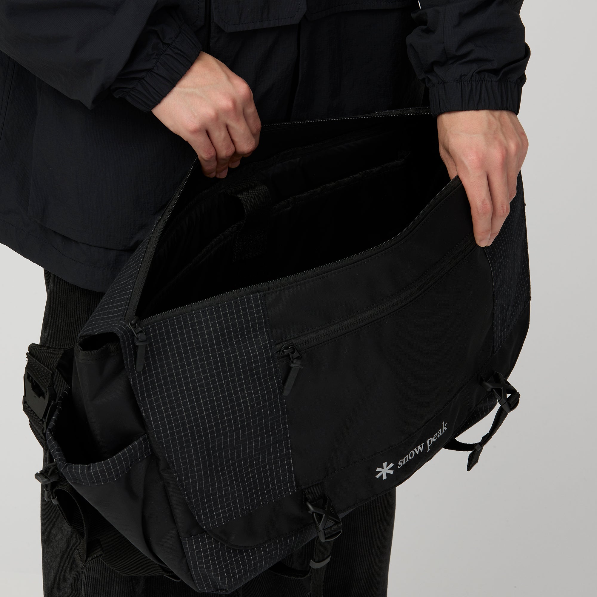 Grid Messenger Bag