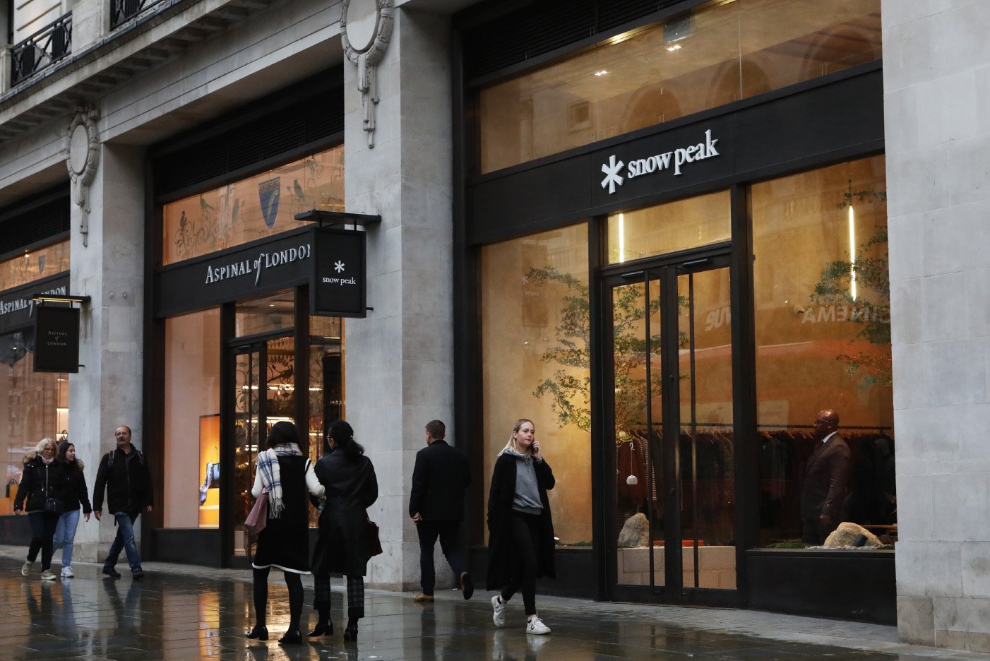 London Store – Snow Peak